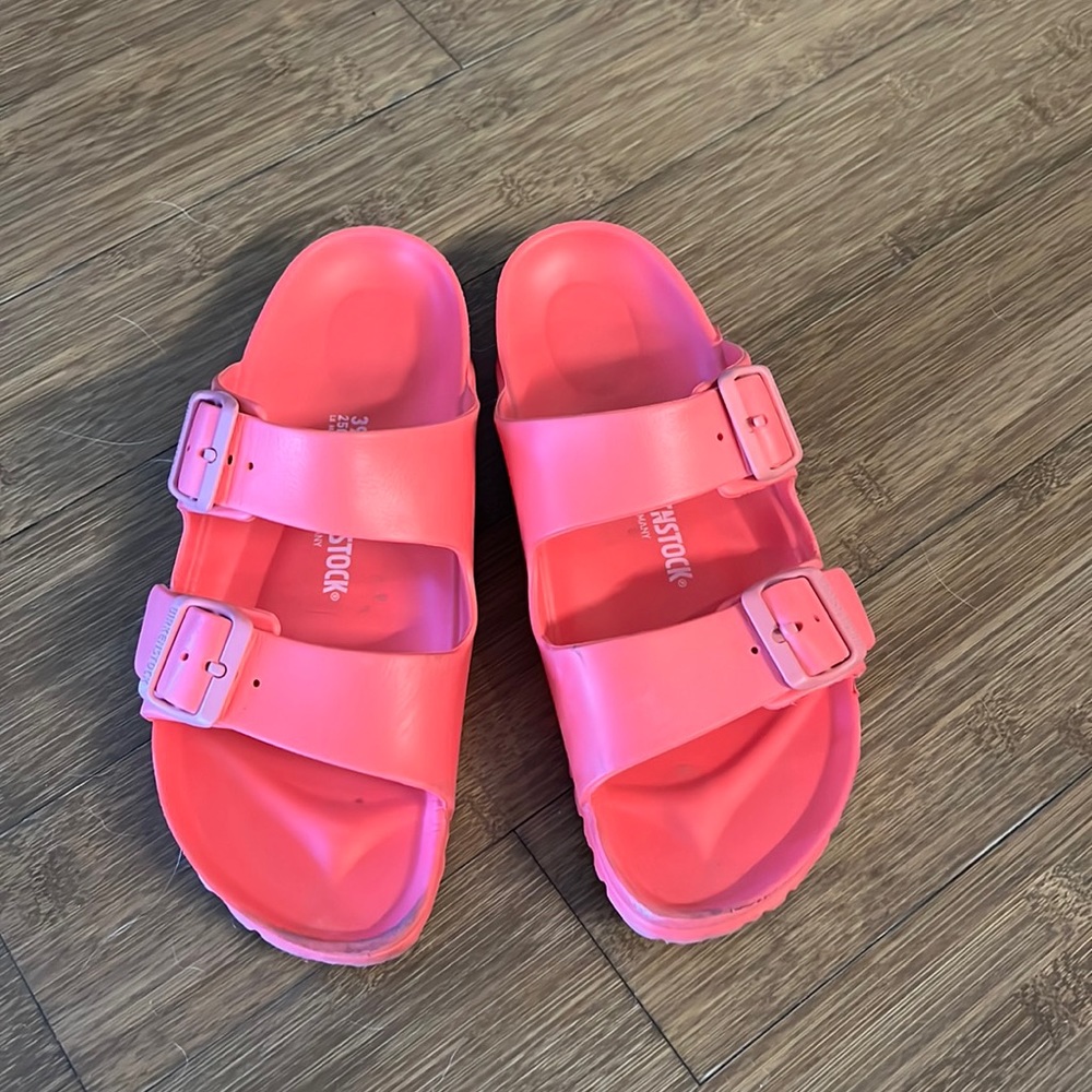 Women’s size 8
